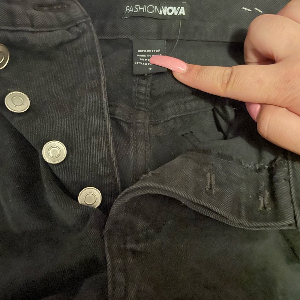Fashion Nova high waisted distressed denim jeans!